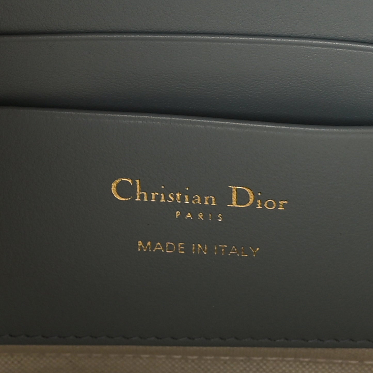 Oblique Medium 30 Montaigne Pouch Grey