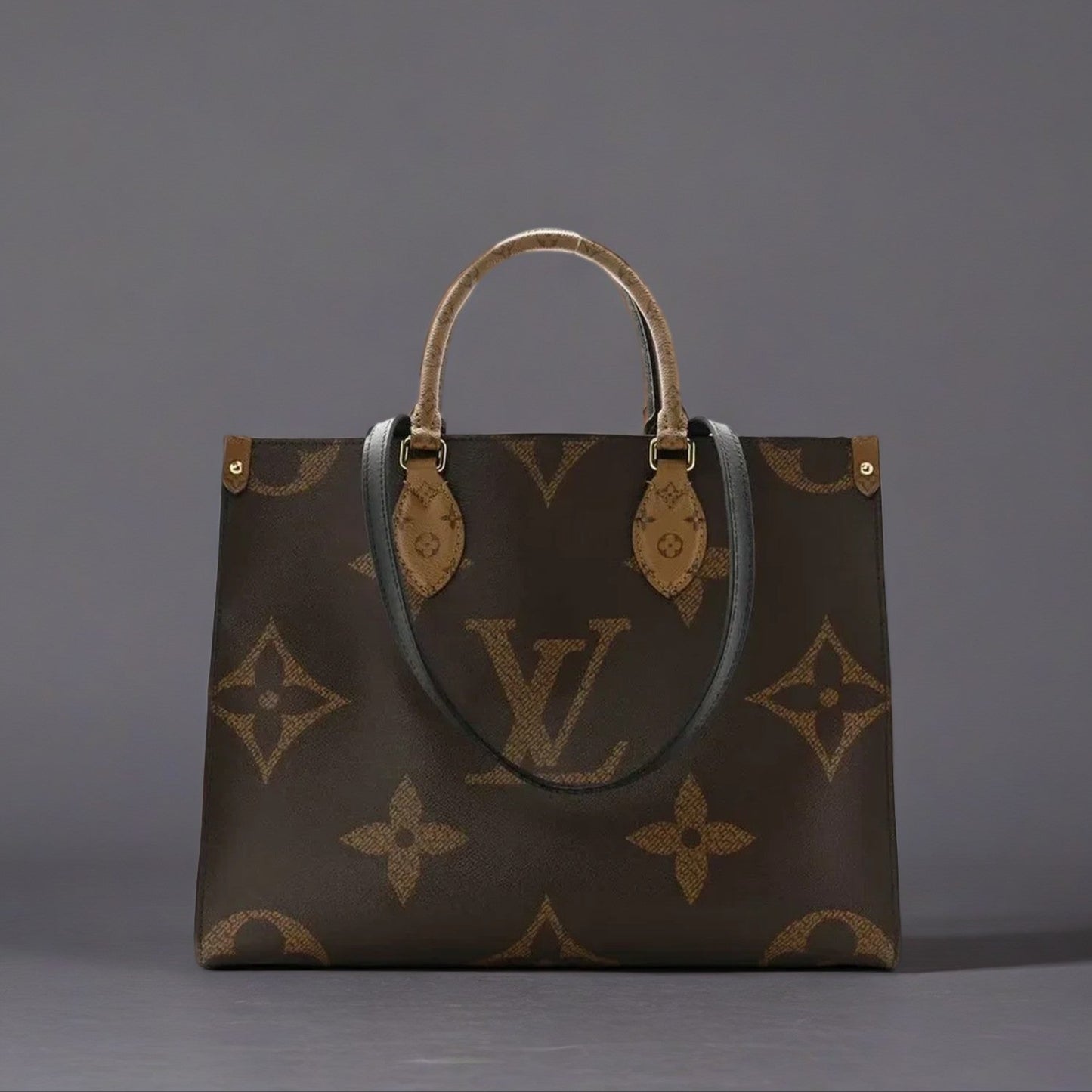 Reverse Monogram Giant Onthego MM