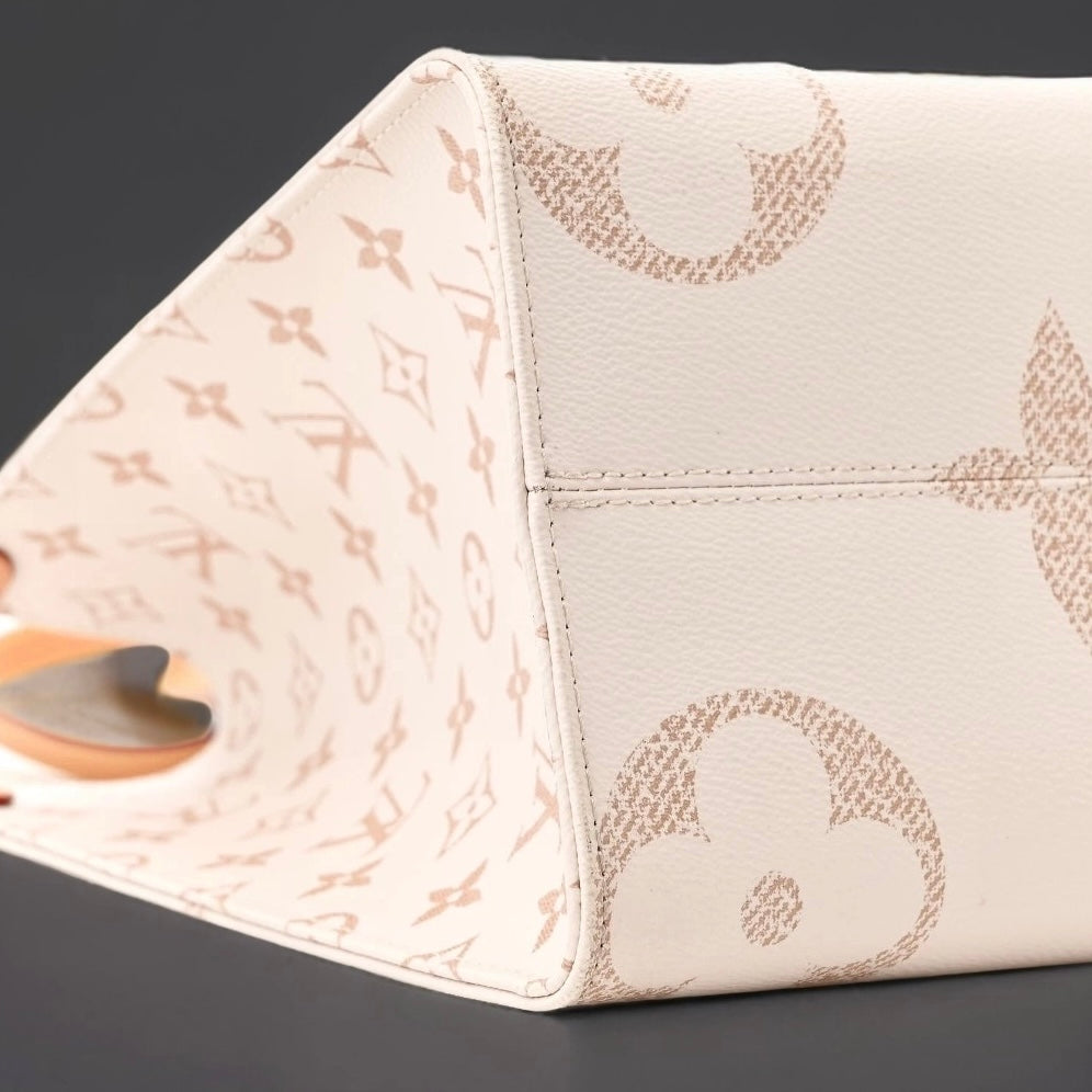 Monogram Giant Spring In The City Onthego MM