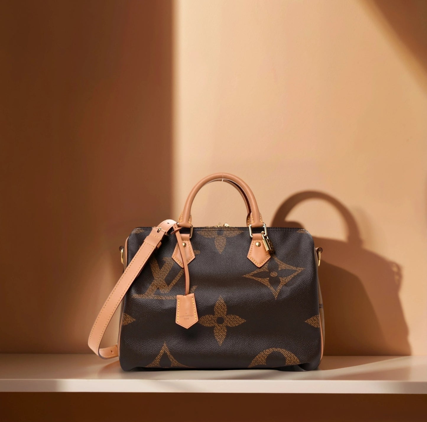 Reverse Monogram Giant Speedy Bandouliere 30