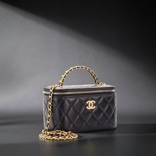 Lambskin Quilted Small Top Handle Vanity Case With Chain Black