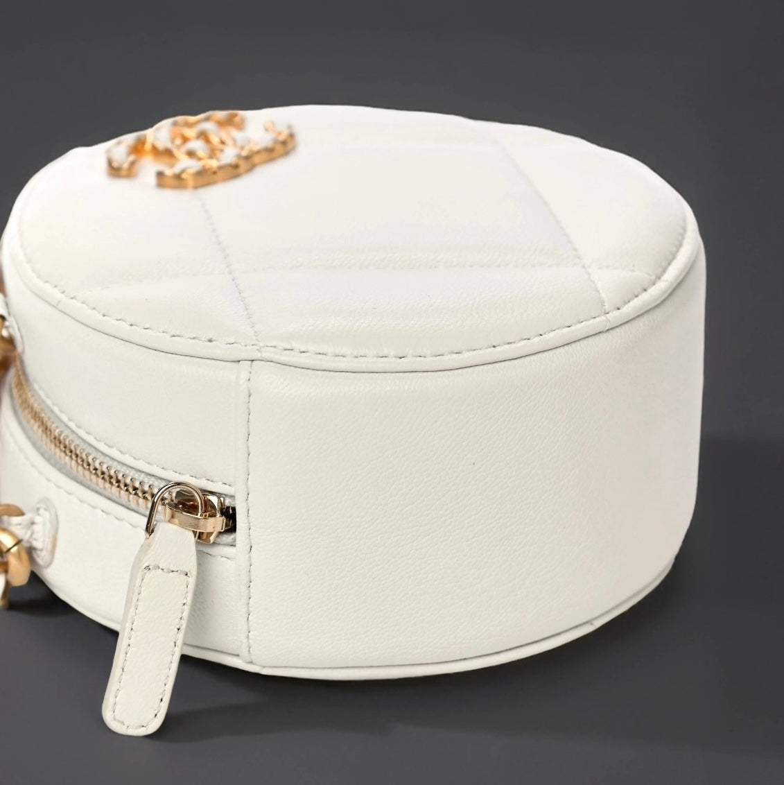 Goatskin Quilted Chanel 19 Round Clutch With Chain White