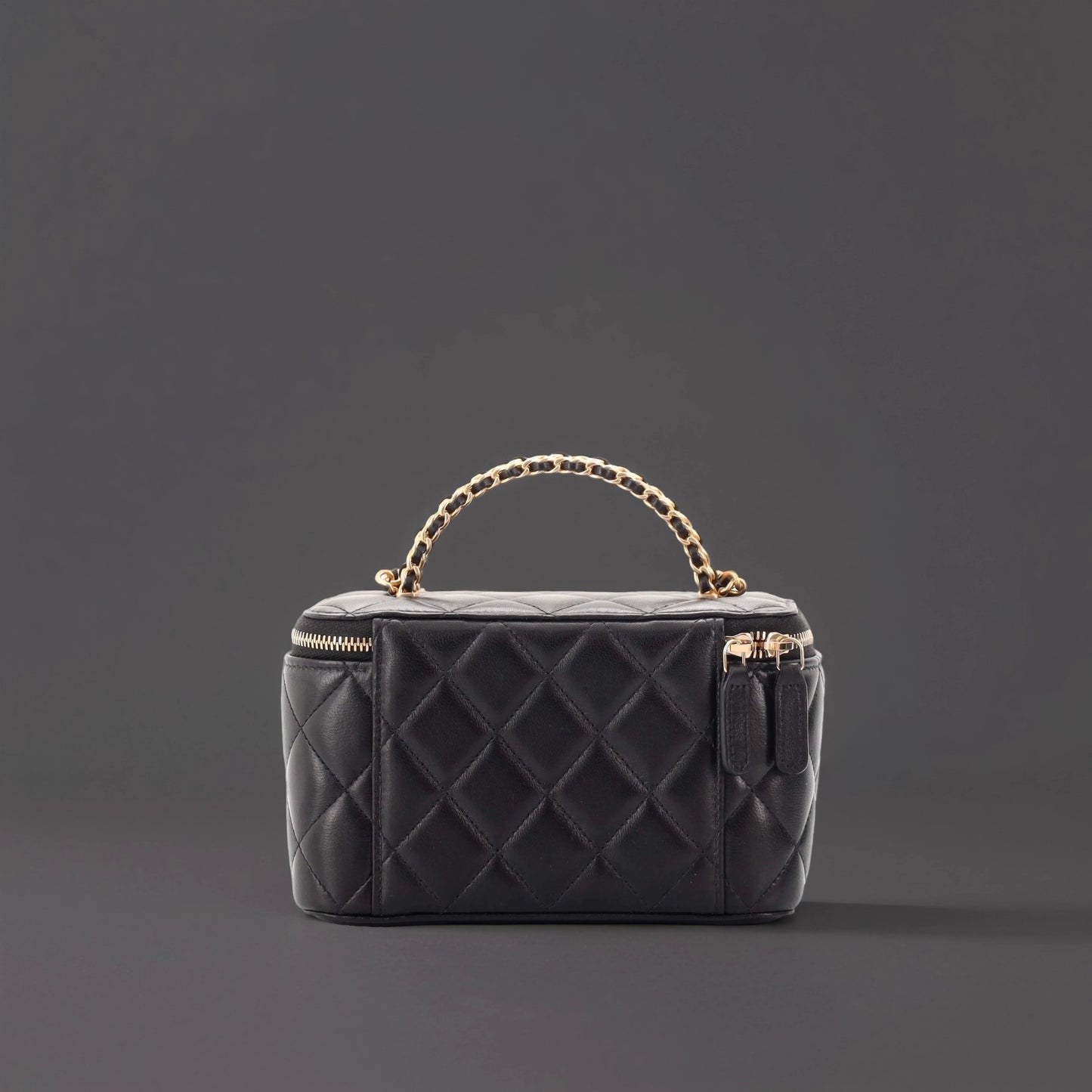 Lambskin Quilted Small Top Handle Vanity Case With Chain Black