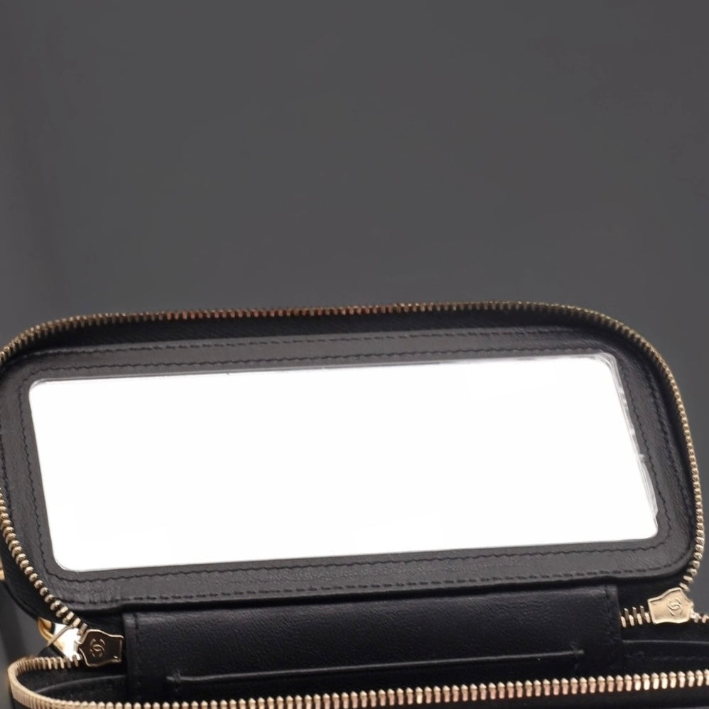 Lambskin Quilted Small Top Handle Vanity Case With Chain Black