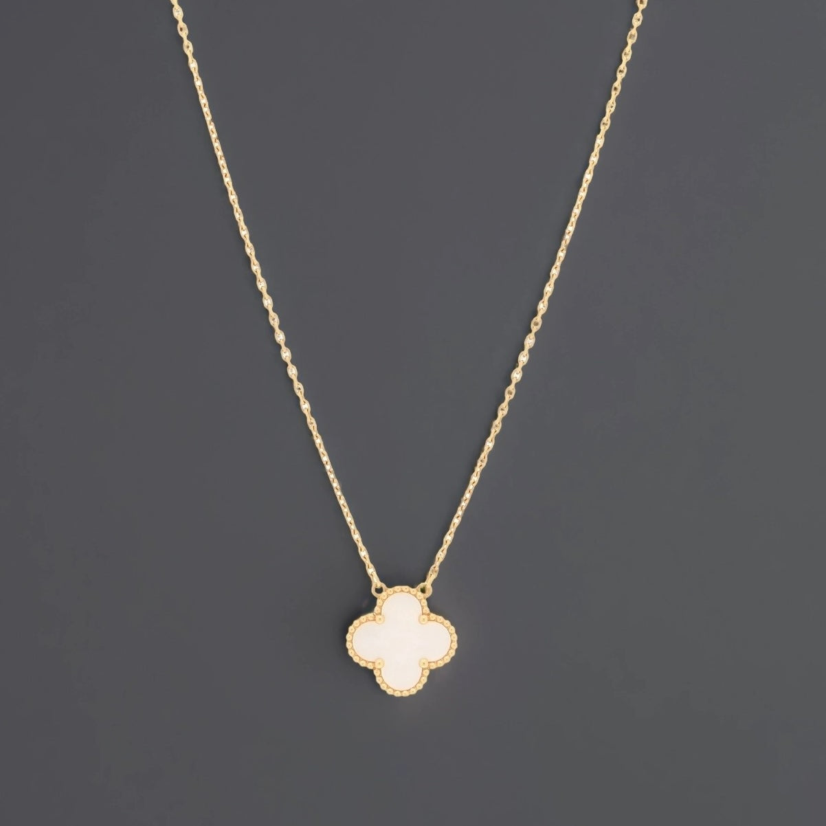 18K Yellow Gold Mother of Pearl Vintage Alhambra Pendant Necklace