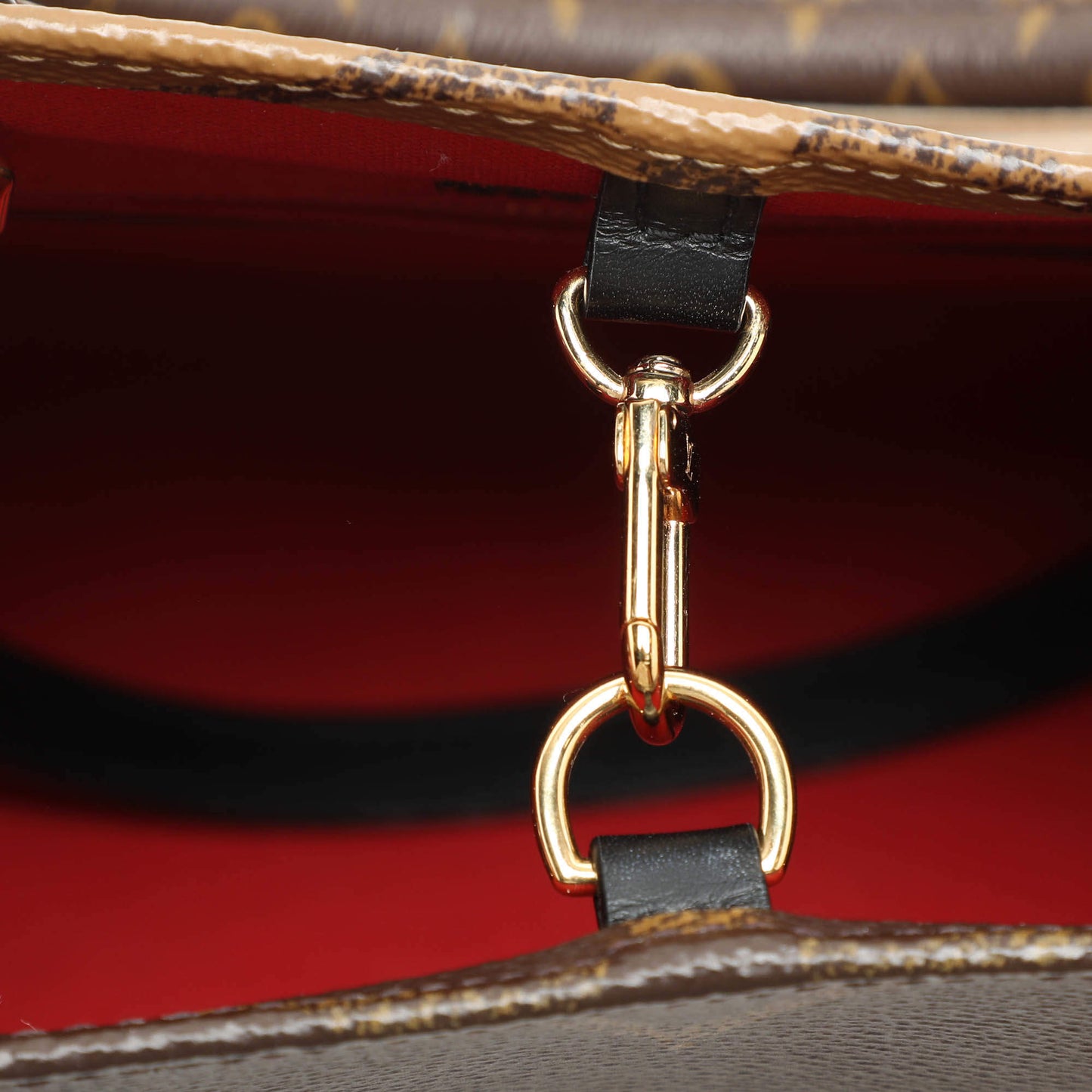 Reverse Monogram Giant Onthego MM