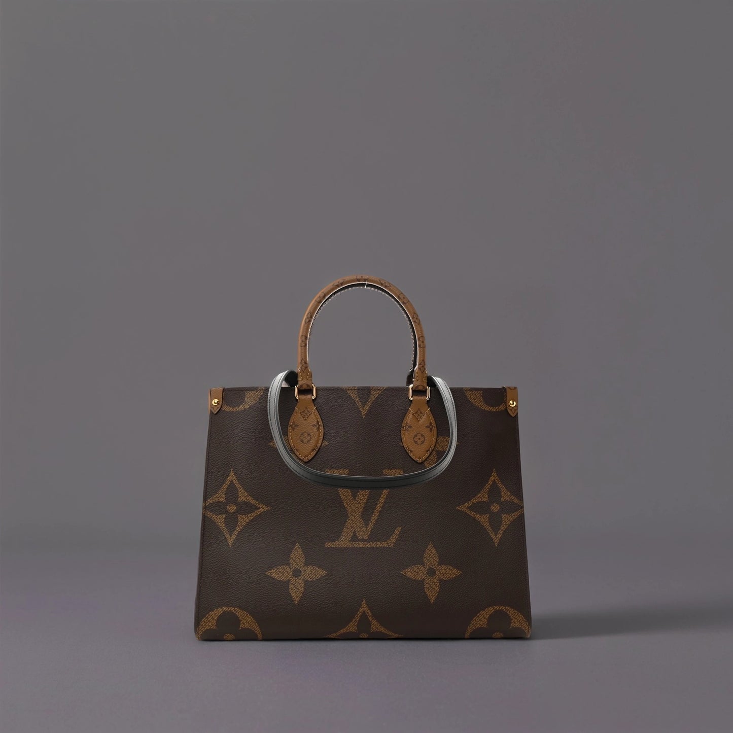 Reverse Monogram Giant Onthego MM