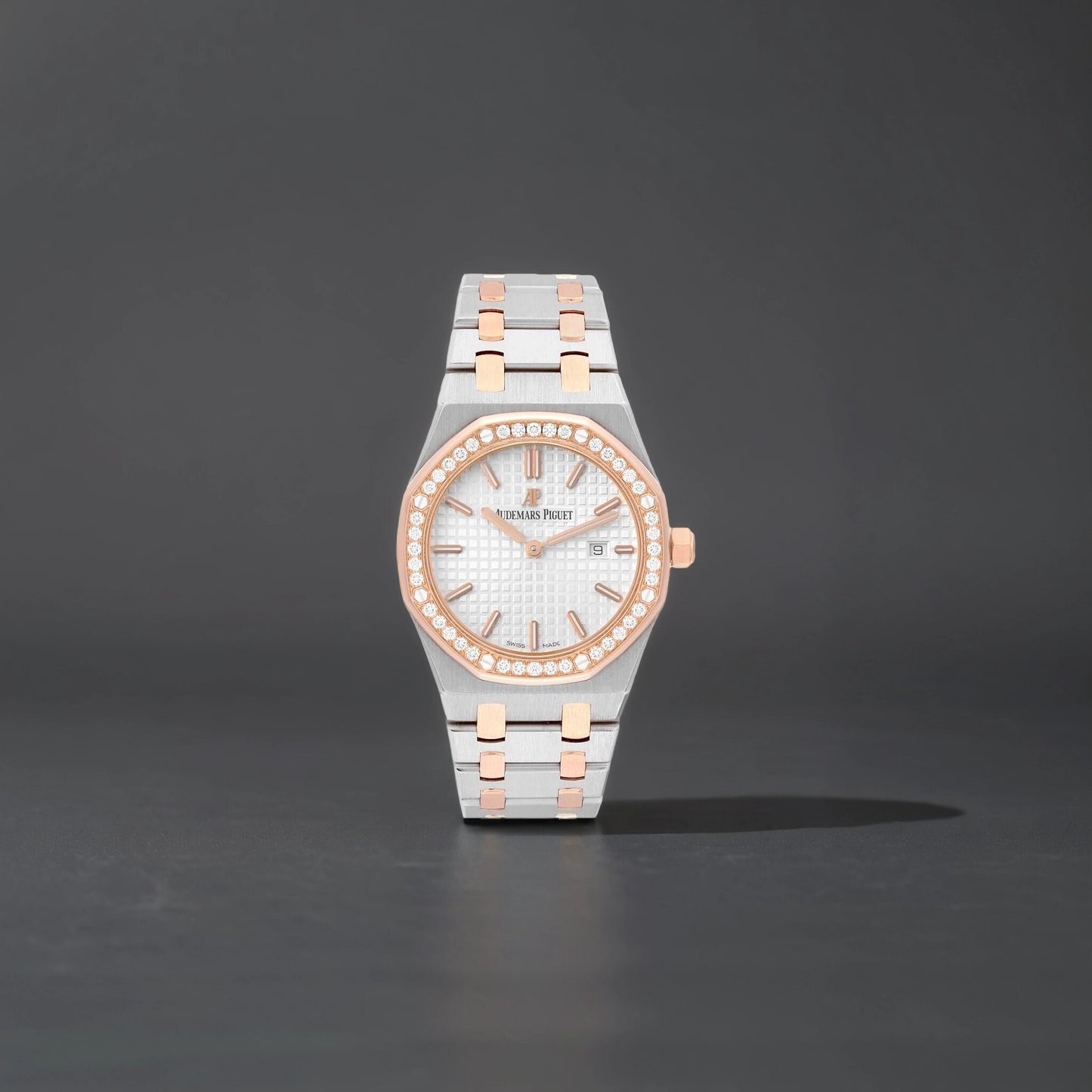 AUDEMARS PIGUET 18K Rose Gold Diamond 33mm Royal Oak Quartz Watch White