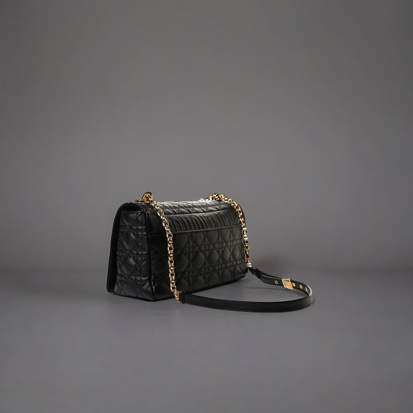 Grained Calfskin Cannage Large Caro Bag Black