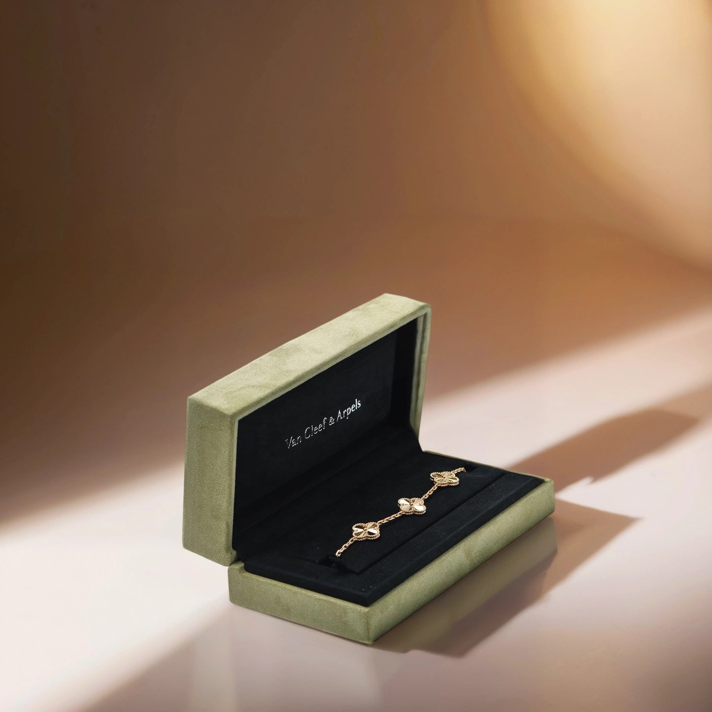 18K Yellow Gold 5 Motifs Guilloche Vintage Alhambra Bracelet