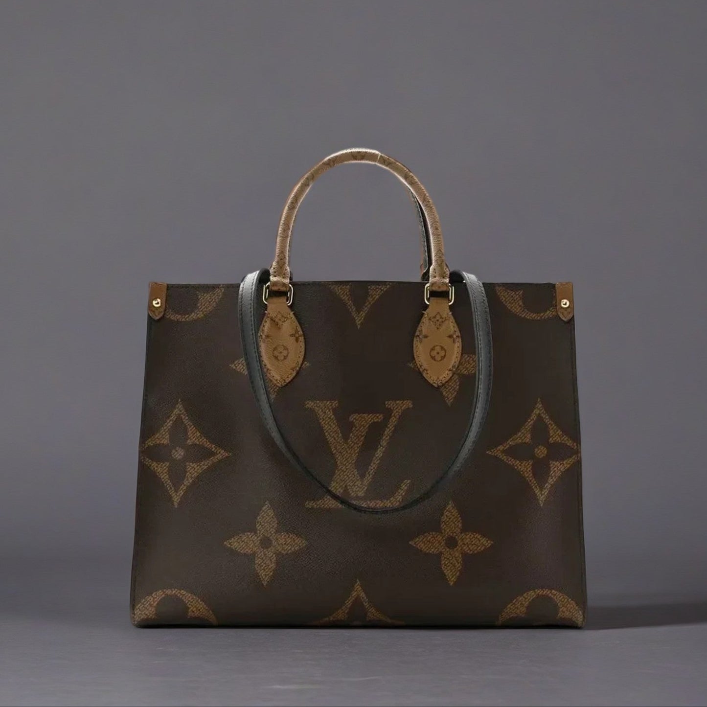 Reverse Monogram Giant Onthego MM