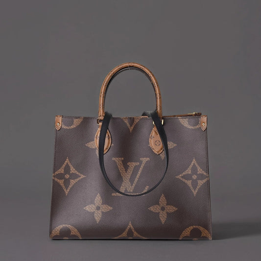 Reverse Monogram Giant Onthego MM