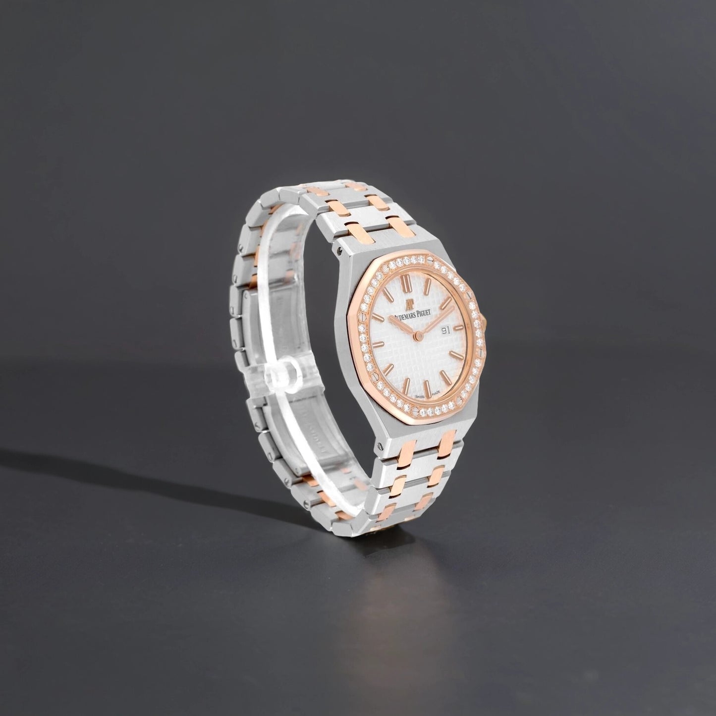 AUDEMARS PIGUET 18K Rose Gold Diamond 33mm Royal Oak Quartz Watch White