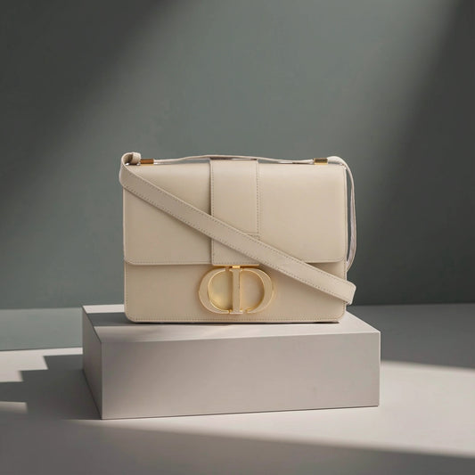 Biege Leather Medium 30 Montaigne Flap Bag