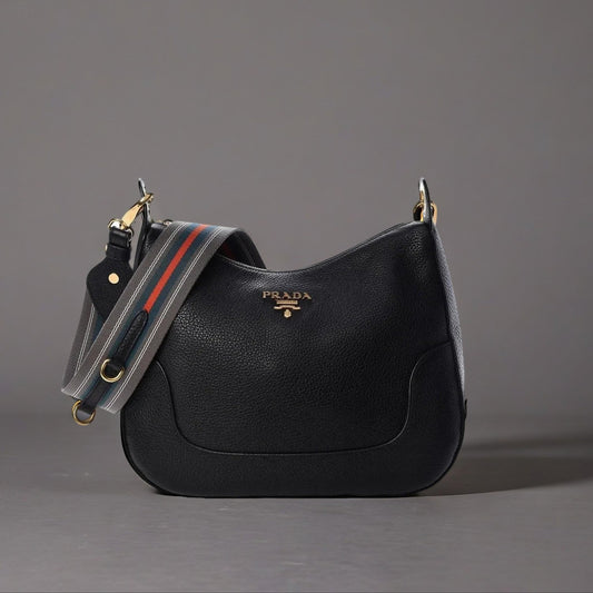 Vitello Daino Hobo Black