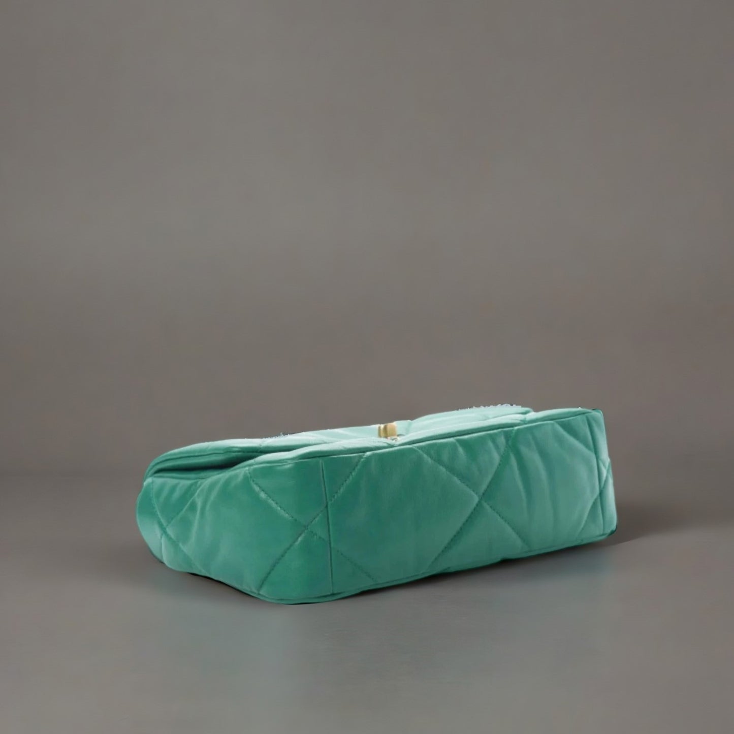 Lambskin Quilted Medium Chanel 19 Flap Green