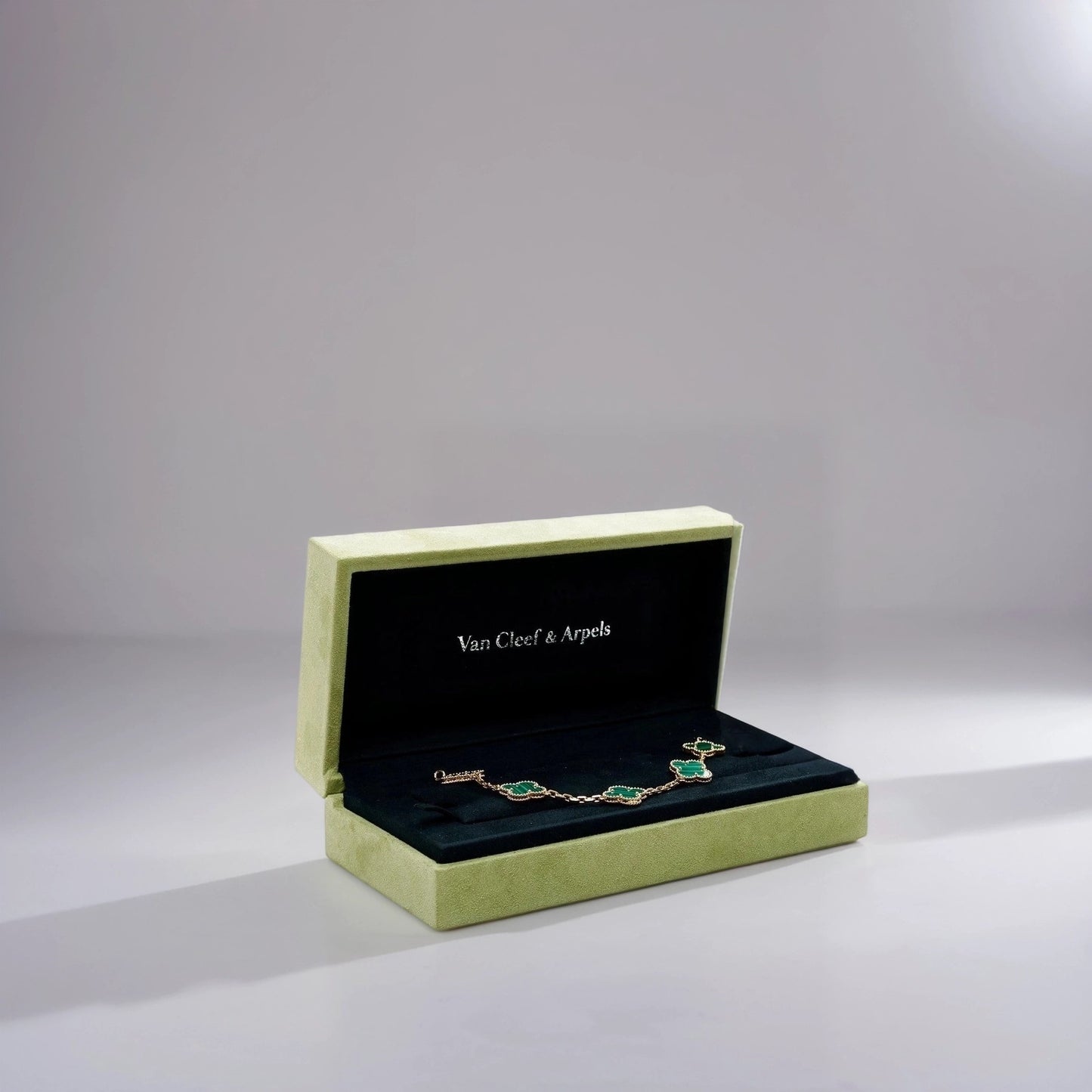 18K Yellow Gold Malachite 5 Motifs Vintage Alhambra Bracelet