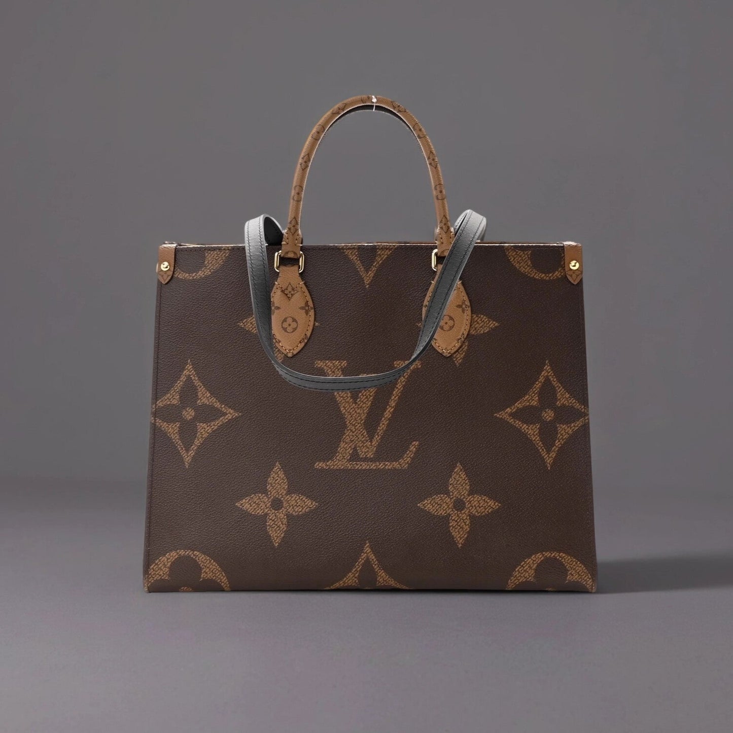 Reverse Monogram Giant Onthego MM