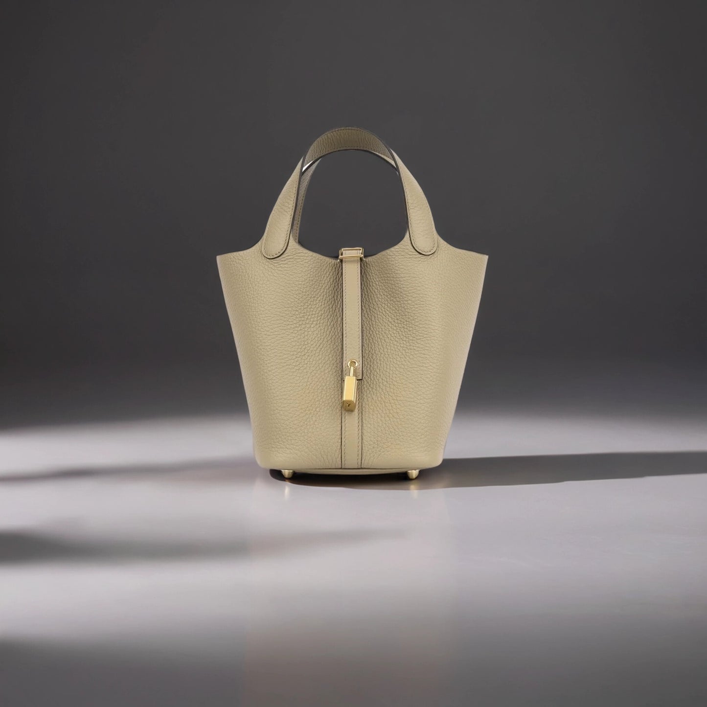 Taurillon Clemence Picotin Lock 18 PM Beige Marfa