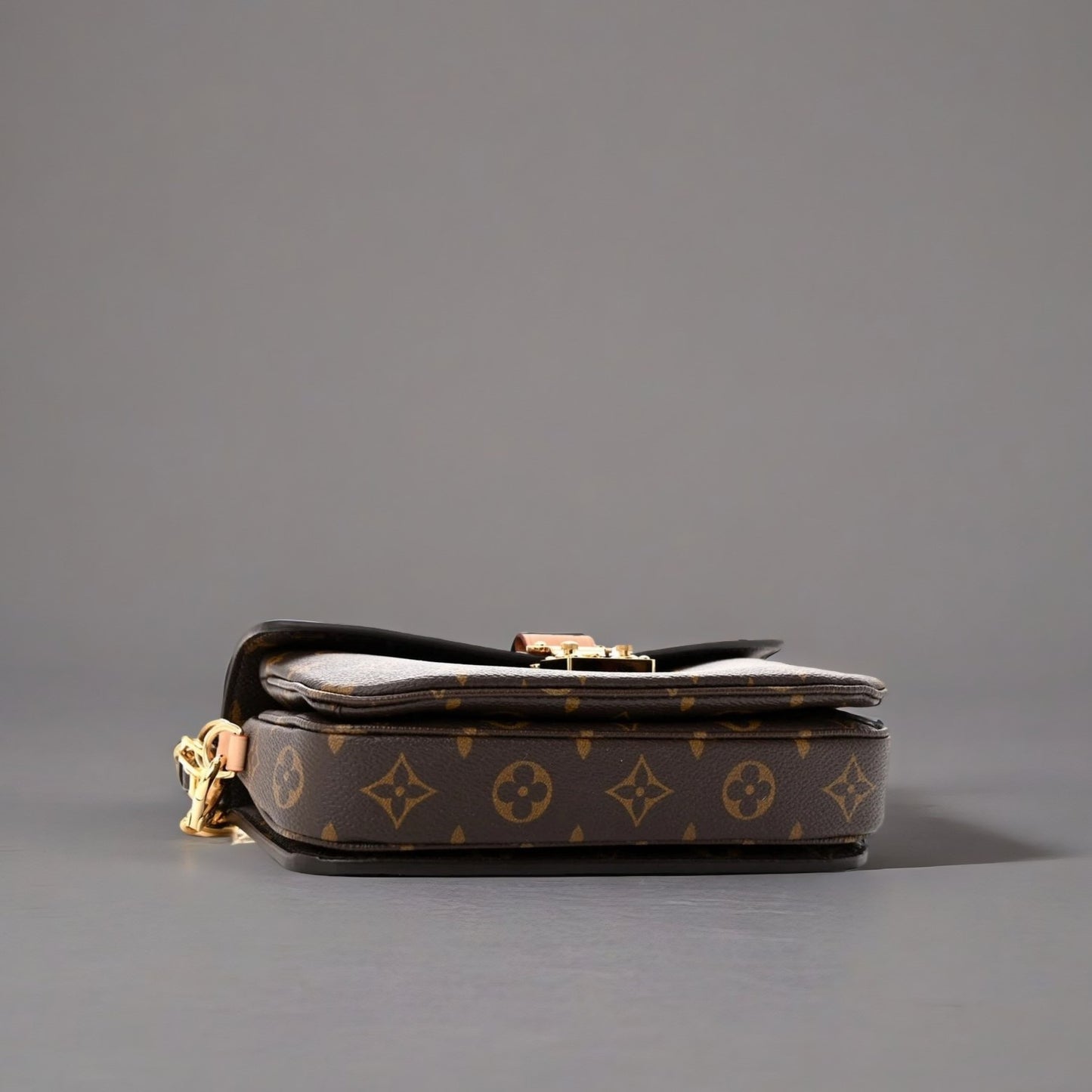 Monogram Pochette Metis East West