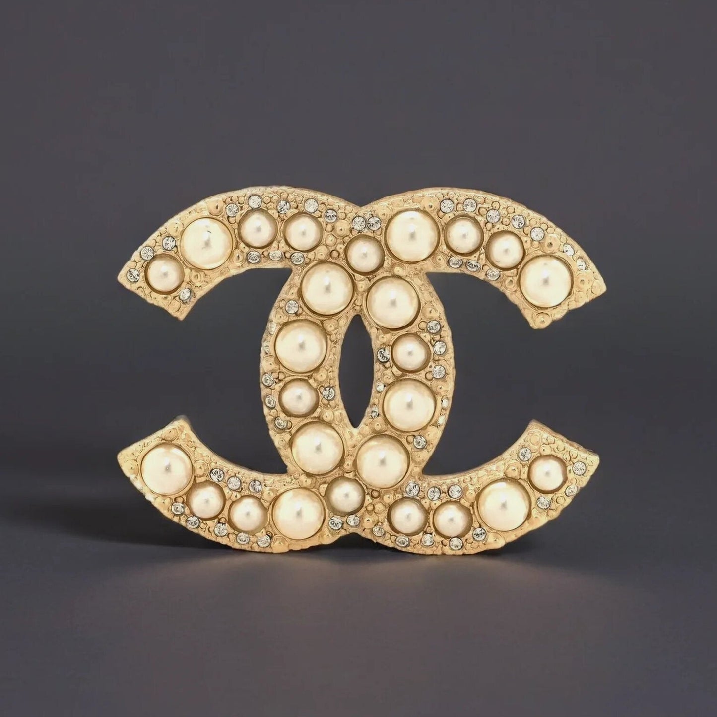 Metal Crystal Graduated Pearl CC Brooch Gold