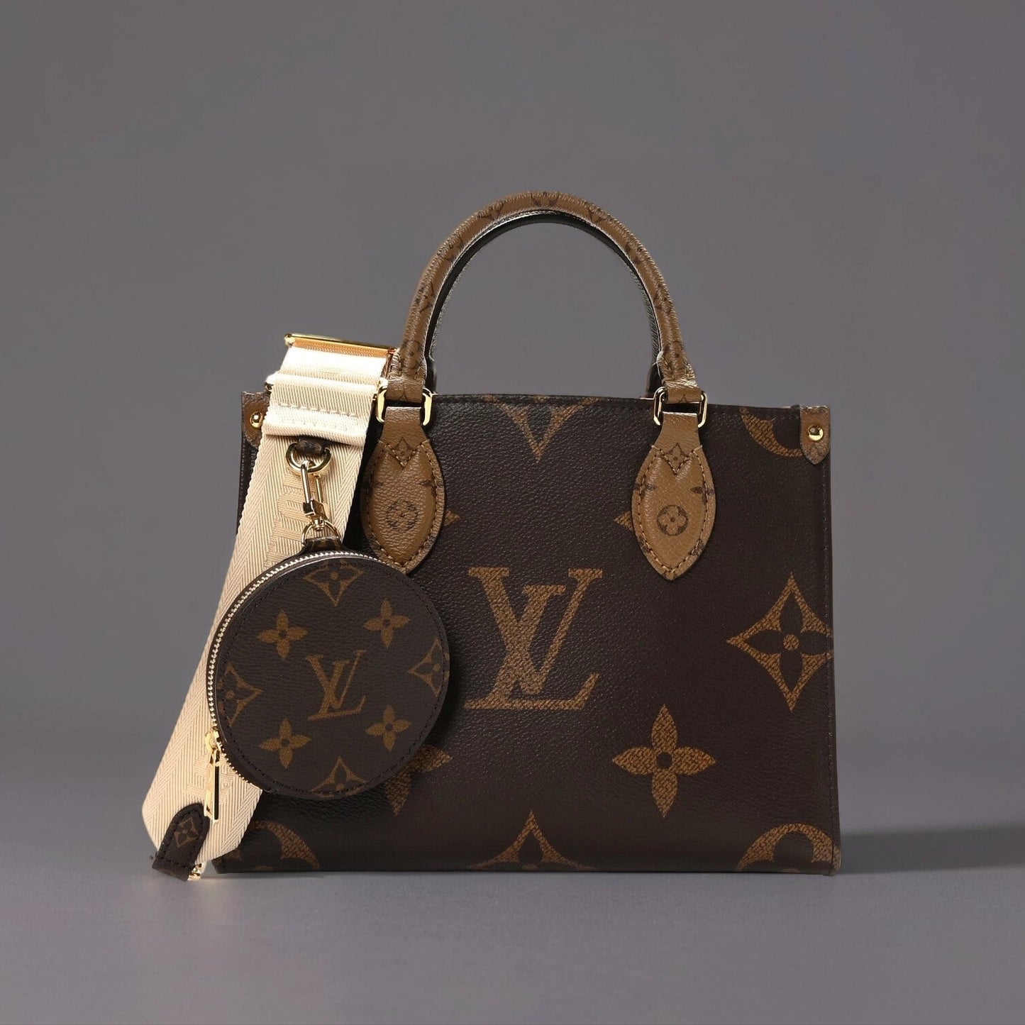 Reverse Monogram Giant Onthego PM