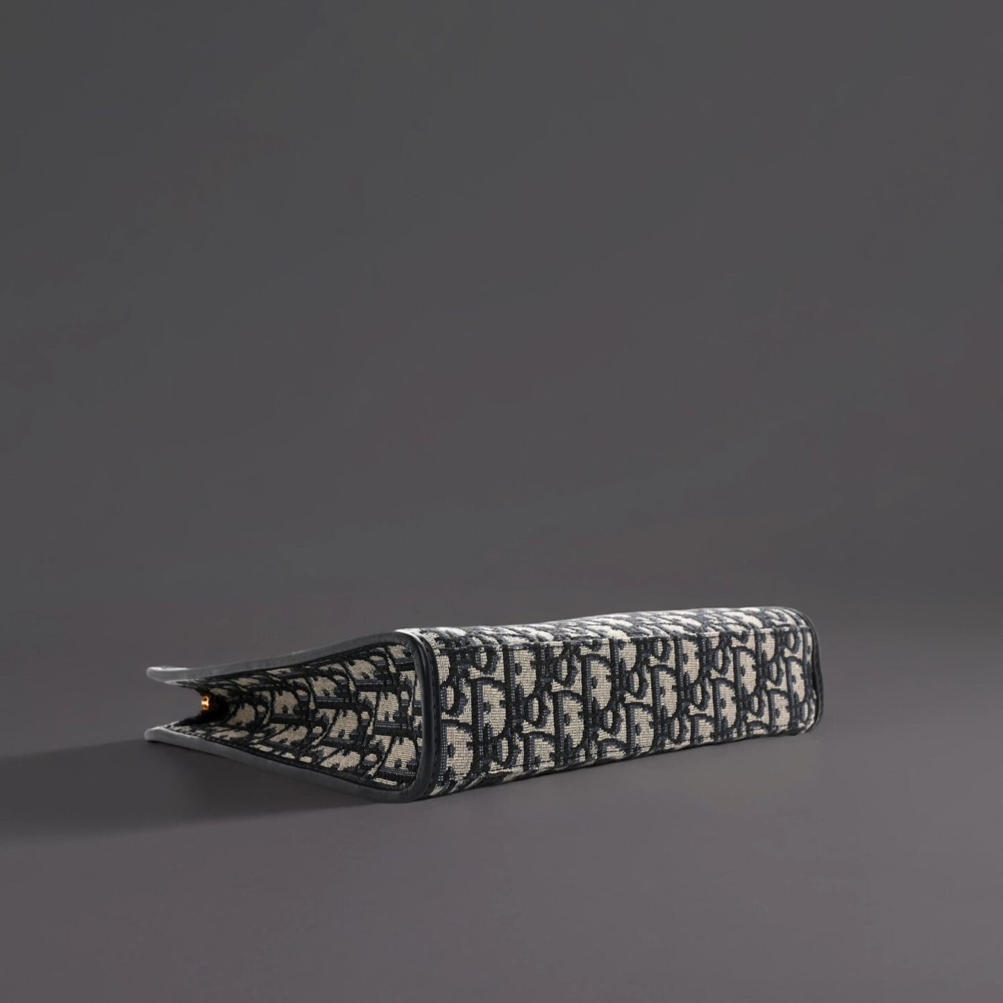 Oblique 30 Montaigne Pouch Blue