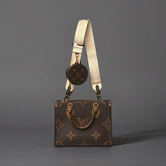 Reverse Monogram Giant Onthego PM