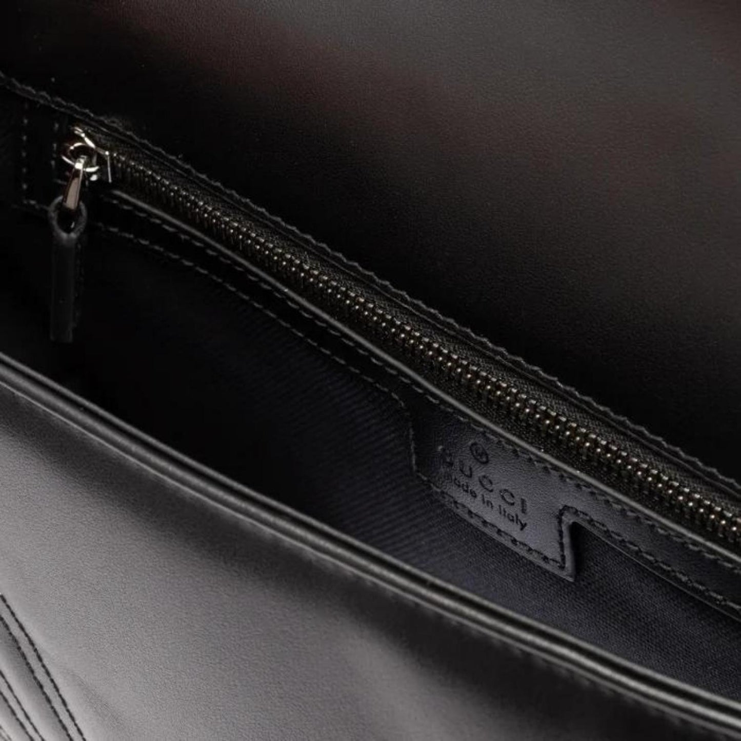 GG Marmont Small Shoulder Bag